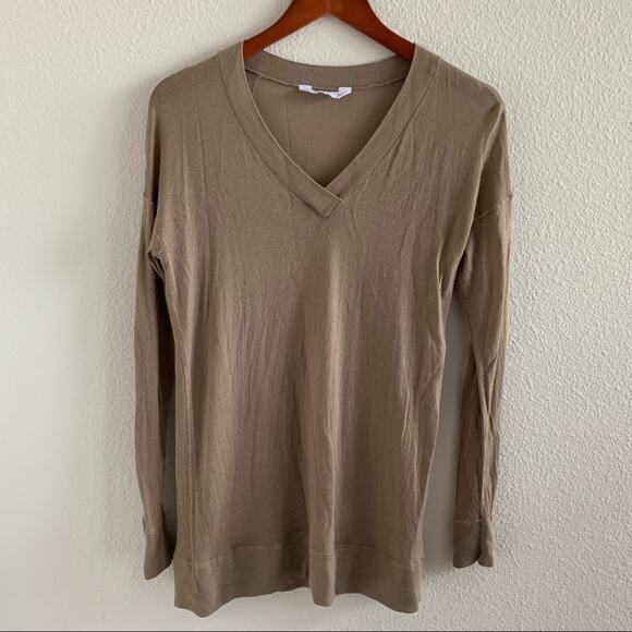 Everlane V Neck Tan 100% Wool Sweater Top Neutral Elevated Basic Small - Picture 2 of 8